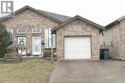 Excellent location for this well built Semi Detach family home For sale. Located in highly desirable...