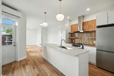 3 ch, sud-ouest, 100 rénové, electros inclus, terrasse, quartz!!