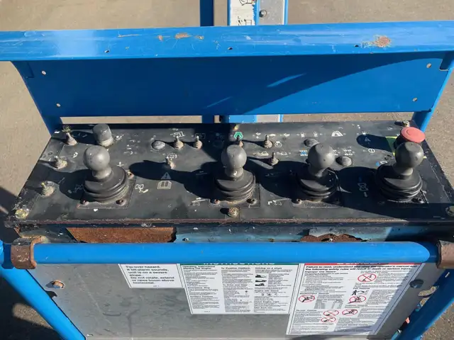 2015 GENIE Z80/60 in Heavy Equipment in Edmonton - Image 12