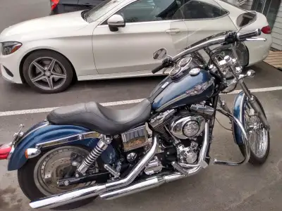 Édition Spéciale, 100ième anniversaire, bien entretenue. Windshield, vente avec équipement. Honda Sh...