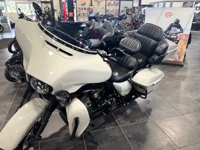 2020 Harley-Davidson CVO Limited in Street, Cruisers & Choppers in Sudbury - Image 7