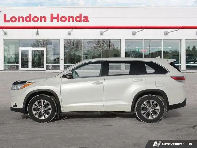 2015 Toyota Highlander LE | Heated Seats | AWD | Power Tailgate in Cars & Trucks in London - Image 4