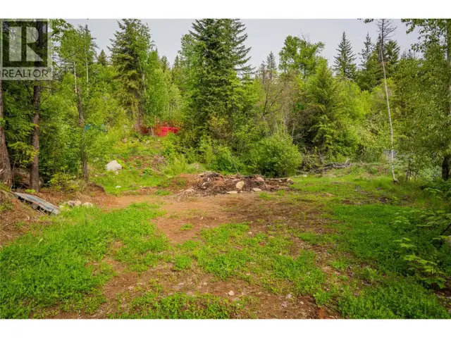 1682 Circle Road Castlegar, British Columbia in Land for Sale in Nelson - Image 12