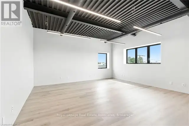 205 - 1232 NORTHSIDE ROAD Burlington (Industrial Burlington), On in Commercial & Office Space for Rent in Oakville / Halton Region - Image 3