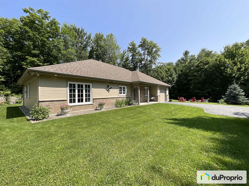 $775,000 - Bungalow for sale in Bolton-Est — photo 1