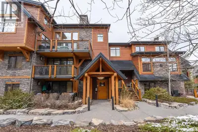 This warm and inviting 1 bedroom plus den, 2 bathroom condo features an open-concept layout highligh...