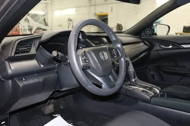 2018 Honda Civic Hatchback LX in Cars & Trucks in Saskatoon - Image 16