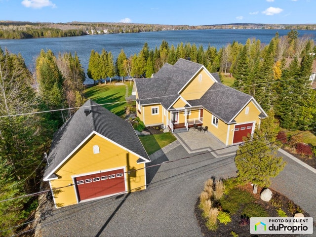 $869,000 - 2 Storey for sale in Ste-Aurelie — photo 1