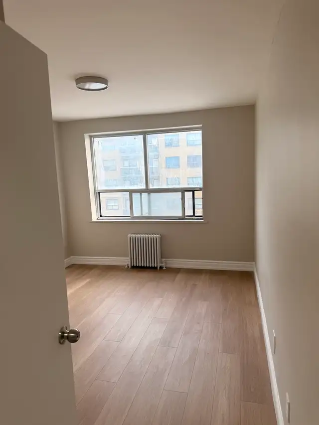 Jarvis One Bedroom in Long Term Rentals in City of Toronto - Image 8