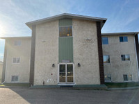 Bright 2 Bedroom Unit By Red Deer College!!