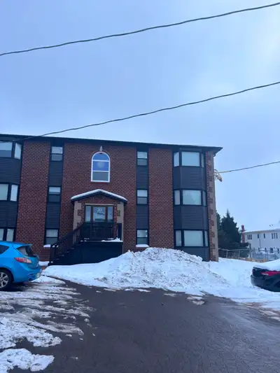 1 bedroom, 1 bathroom, main floor apartment fully furnished. Sublet until May- no payment required u...