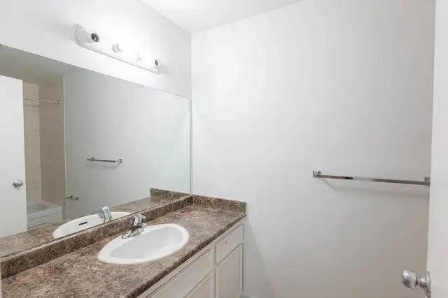 Spacious and bright suites with large windows | Book a showing t in Long Term Rentals in Edmonton - Image 17