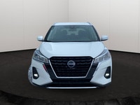 This Nissan Kicks has a dependable Regular Unleaded I-4 1.6 L/98 engine powering this Variable trans... (image 5)