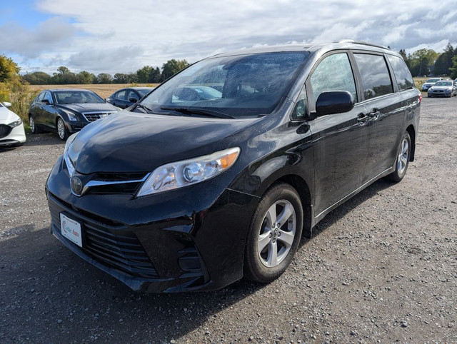 2019 Toyota Sienna in Cars & Trucks in London - Image 3
