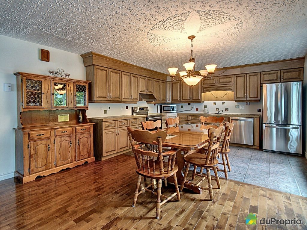 $827,000 - Cottage for sale in Stratford — photo 2