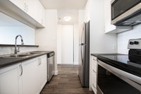 Steps away from a wide variety of restaurants, transit options, cafes, retail stores, and parklands.... (image 5)