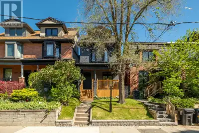 Detached? Check. Parking? Check. Family room? CHECK. Four large, bright bedrooms? Absolutely. A powd...