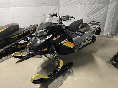 2019 SKI-DOO MXZ BLIZZARD 850 E-TEC SNOWMOBILE STOCK #A064133 ROTAX 850 E-TEC ENGINE 15x129 INCH TRA...