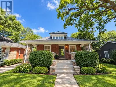 Welcome to the upper unit at 884 Trafalgar Street! This bright and inviting 2-bedroom, 1-bathroom un...