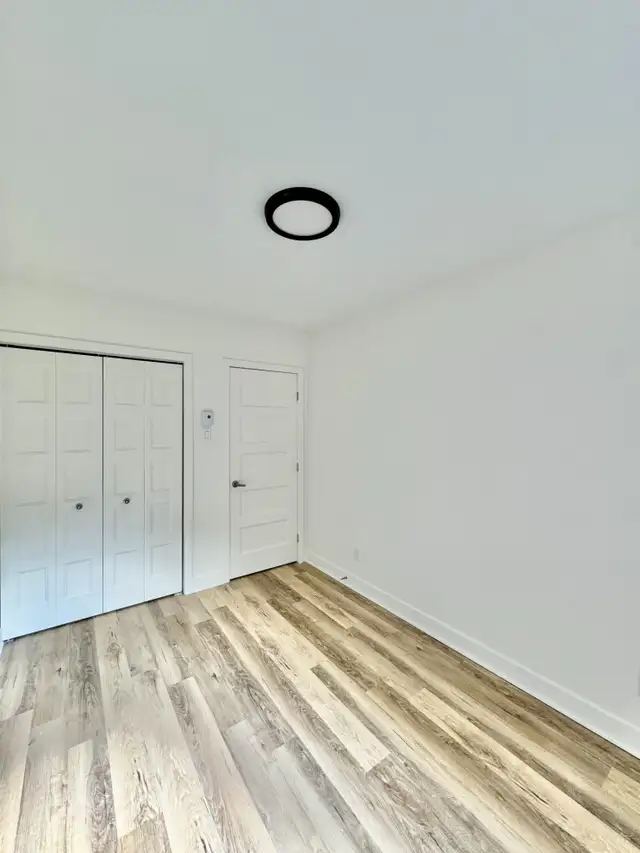 5 et demi - Dorval - Électros + WiFi + AC - Dispo 1er novembre in Long Term Rentals in City of Montréal - Image 11