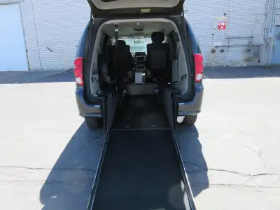 WHEELCHAIR VAN, 2012 GRAND CARAVAN-LE, GREY EXTERIOR, BLACK INTERIOR, AM-FM-CD, AIR CONDITIONING, RO...