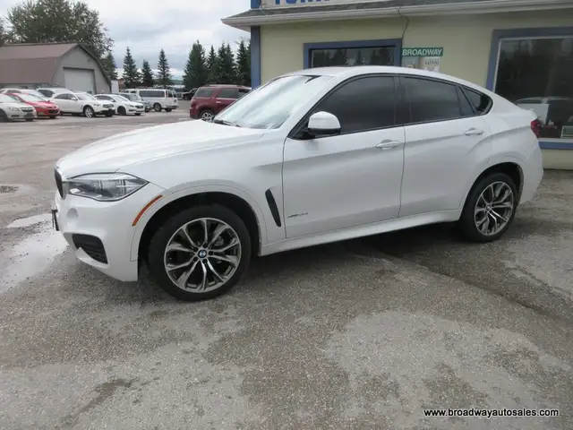 2016 BMW X6 LOADED ALL-WHEEL-DRIVE 5 PASSENGER 3.0L - V6.. NAVIG in Cars & Trucks in Markham / York Region - Image 5