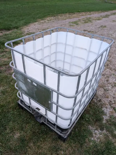 OPEN TOP - IBC TOTES - FARMING, SCRAP METAL, POLYMERS, & MORE. in Storage Containers in Cambridge - Image 2