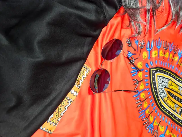 costume hippie des années 60 et 70 pour homme in Costumes in Sherbrooke - Image 5