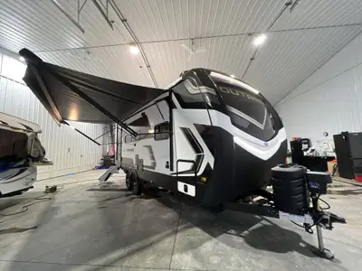 Welcome to the smallest Outback! The 212RB is filled with quality features as it’s the #1 travel tra...