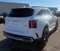 Check out this vehicle's pictures, features, options and specs, and let us know if you have any ques... (image 4)