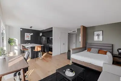 Superbe loft rénové, meublé et tout inclus dans un nouveau projet locatif sur la rue St-Jean : OSTRA...