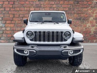 Only 31 Miles! This Jeep Wrangler 4xe has a durable Intercooled Turbo Gas/Electric I-4 2.0 L/122 eng... (image 7)
