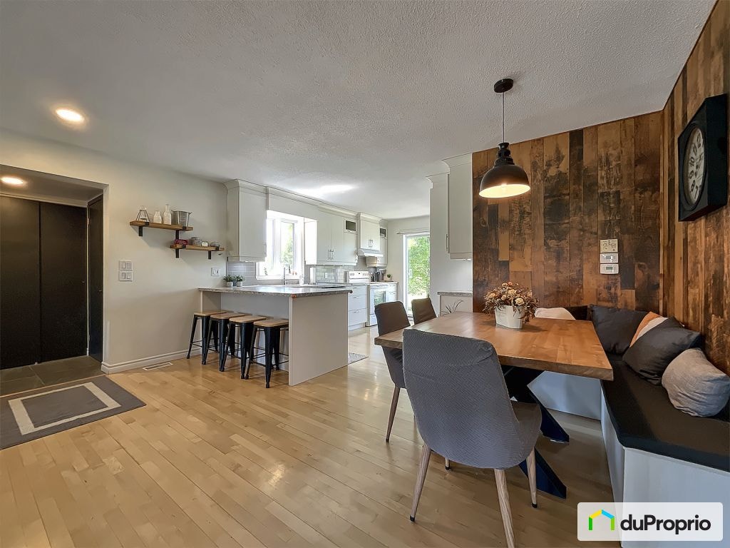 $385,000 - Bungalow for sale in St-Victor — photo 1