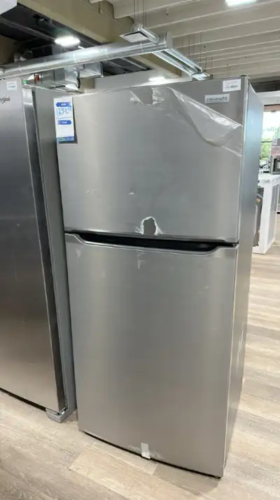 Réfrigérateur seulement à 909.99$  taxes incluses garantie 1 an
