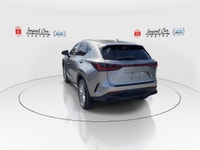 *** OTTAWA’S ORIGINAL IMPORT DEALER!! SINGLE OWNER * SMETANA APPROVED *** Lexus continues to raise t... (image 6)