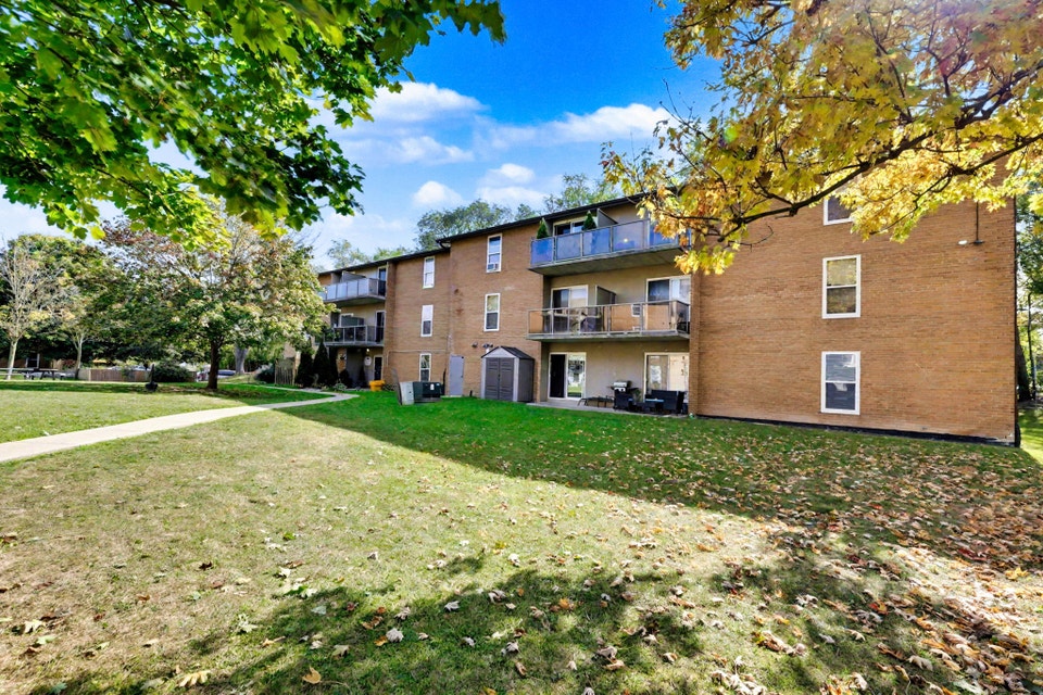 Park Place on Village Green Apartments - 2 Bedroom, 1 Bath A Apa 2