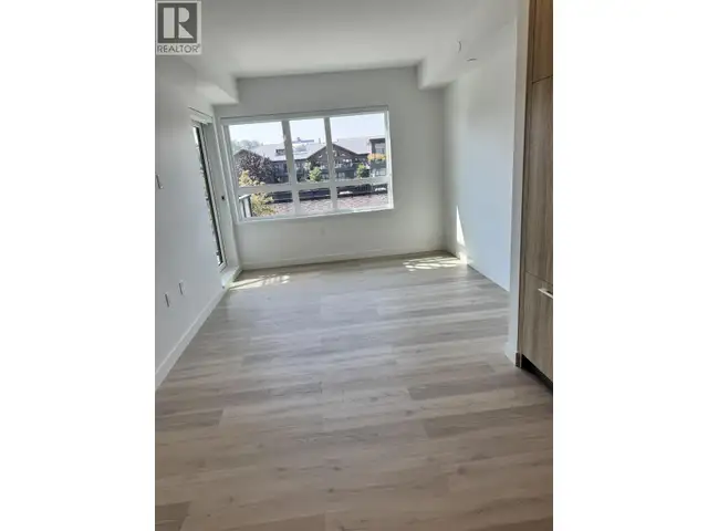 30* 1616 LLOYD AVENUE North Vancouver, British Columbia in Long Term Rentals in North Shore - Image 5
