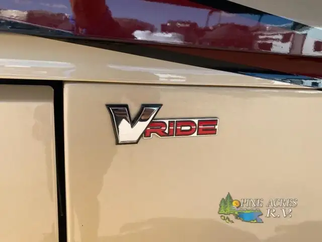 2018 Fleetwood RV Discovery 38K only 14,584 Miles in RVs & Motorhomes in Moncton - Image 54