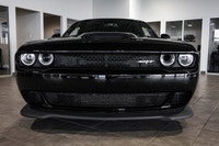 PITCH BLACK,WHEELS: 20 X 9.5 SRT MATTE BLACK FORGED ALUM (STD),ENGINE: 6.2L SUPERCHARGED HEMI HELLCA... (image 5)