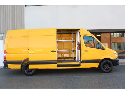 2016 MERCEDES SPRINTER 2500 -- 170 - FULL SIZE - HIGH ROOF -- CUSTOM FOLDABLE SHELVES ($5,000 VALUE)...