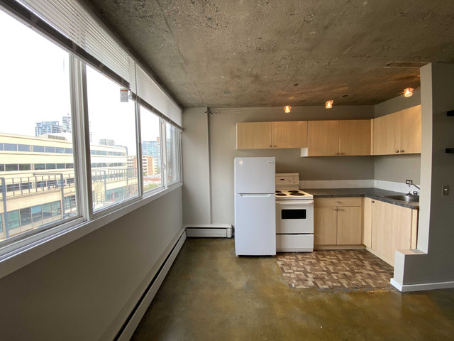 17th Ave SW / Mission Apartment For Rent | Avenue Tower in Long Term Rentals in Calgary - Image 2