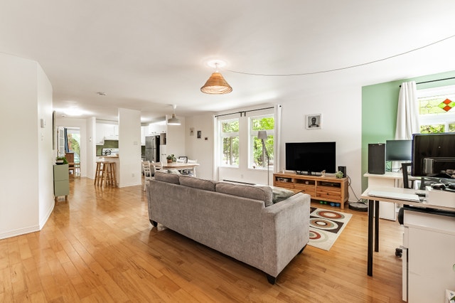 Superbe condo baigné de lumière au cœur du Plateau Mont-Royal — photo 3