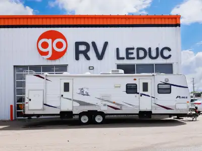 The 2009 Puma PT31BHS is a spacious family-friendly travel trailer designed for comfort and convenie...