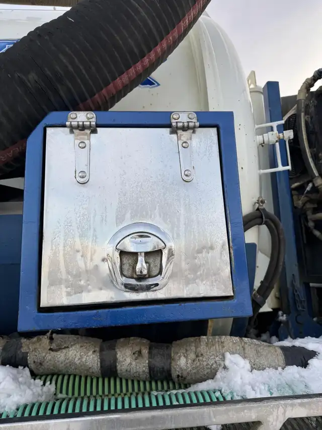 2012 KENWORTH T800 in Heavy Trucks in Saskatoon - Image 40