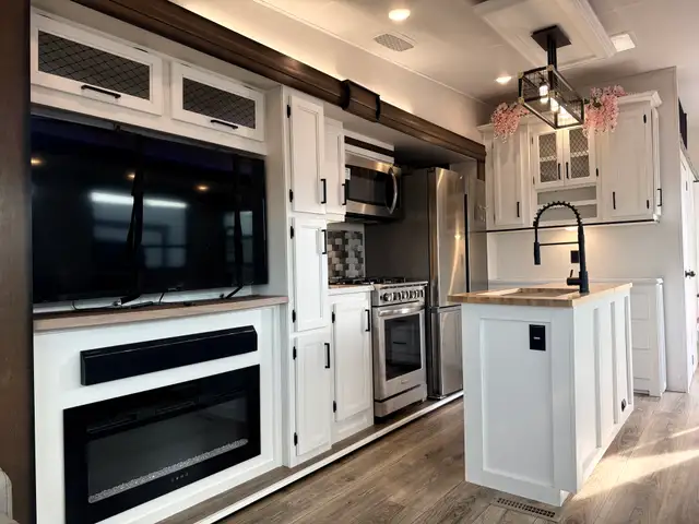 2022 Forest River CRUSADER 382 MBH in Travel Trailers & Campers in St. Albert - Image 22