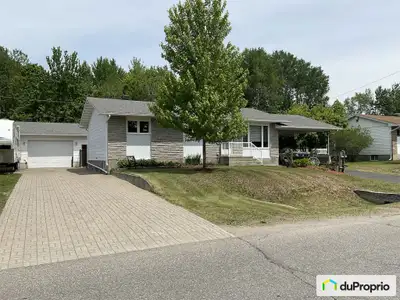 Date de possession rapide disponible ! Découvrez ce magnifique bungalow clé en main situé dans un se...