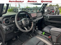 Apple Carplay / Android Auto, 35 Tire Suspension, Alpine Premium Audio System, Blind-Spot/Rear Cross... (image 9)