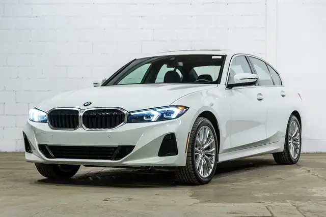 2023 BMW 3 Series 330i xDrive | Groupe Premium | Volant in Cars & Trucks in City of Montréal - Image 4