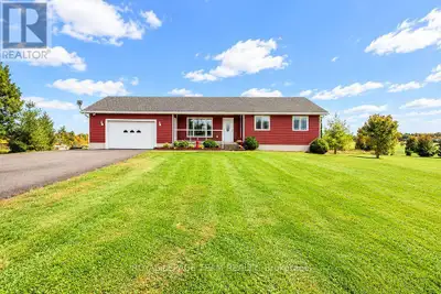 Simply the Best! Better than all the Rest! Beautiful 3 bedroom, 3 bathroom bungalow sitting on a spa...