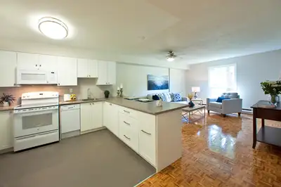 SPACIOUS 3 BEDROOM APARTMENT FOR RENT IN WHITBY! SELECT APARTMENTS FULLY RENOVATED WITH PREMIUM UPGR...